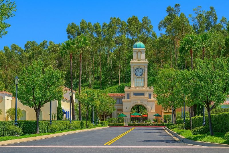 Weeding And Mulching in Chatsworth, CA